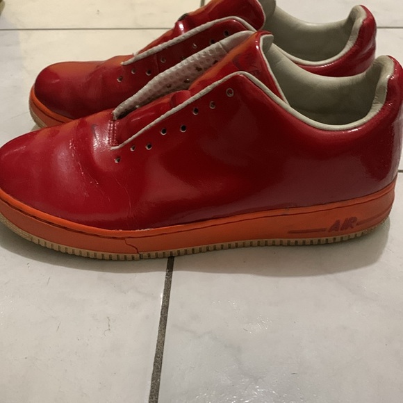 Nikes - Picture 3 of 6